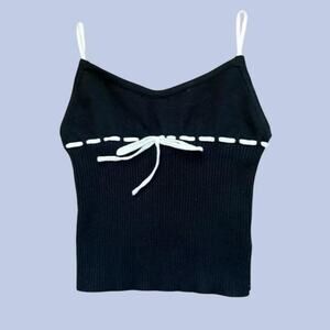Black and white bow tank